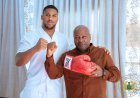 President Mahama Shares Light Moment with Boxing Champion Anthony Joshua at Jubilee House